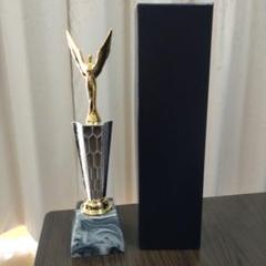 優勝トロフィー