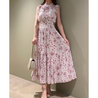 【美品】SNIDEL Sustainableフリルプリントワンピース ピンク