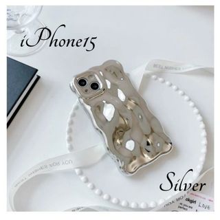 【安心発送】立体　iPhone15　ウェーブ　韓国　メタル　シルバー　グリッター