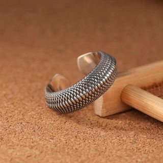 【人気商品】シルバー　リング　指輪　ヴィンテージ　アクセサリー　サイズフリー