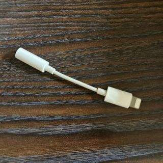 【純正】Apple 変換アダプタ イヤホンジャック A1749